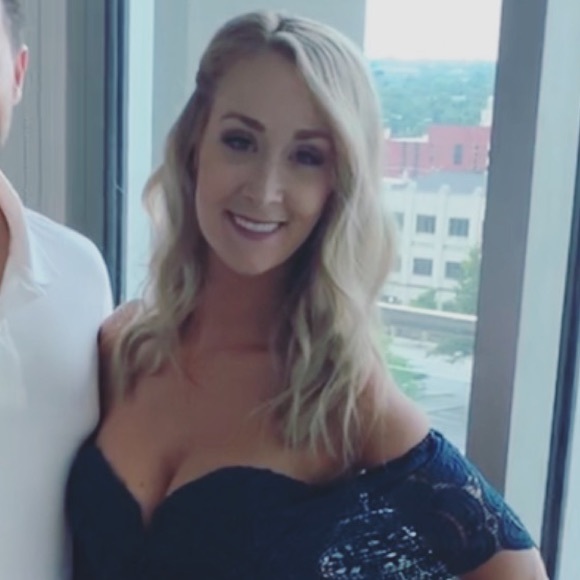 Meet your Posher, Laurie - Picture 1 of 1